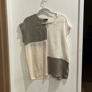 Theory color-blocked top